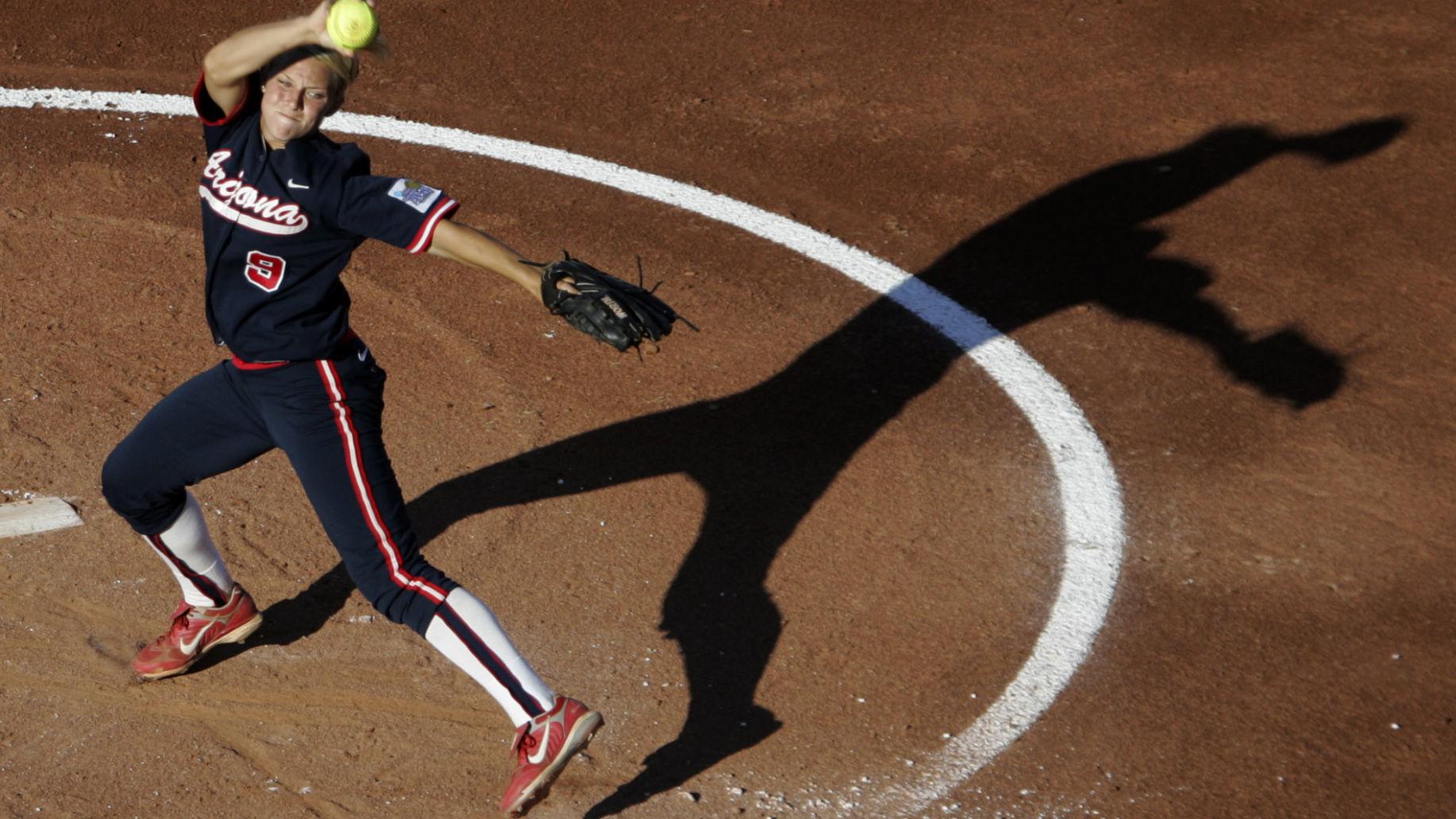 Photos: Arizona Wildcats softball pitcher Taryne Mowatt